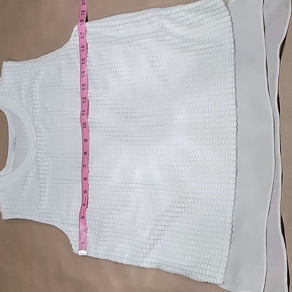 Vince Size M Ivory Lattice Overlay Silk Sleeveless Top, Exc. Used Condition - Picture 6 of 11
